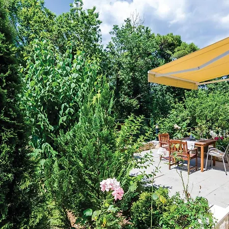 Apartment Pet Friendly In Bosanka With Kitchen