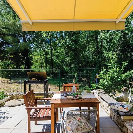 Pet Friendly In Bosanka With Kitchen