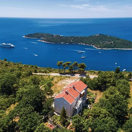 Pet Friendly In Bosanka With Kitchen